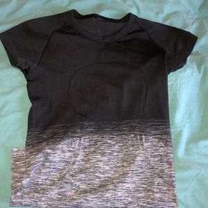 Lululemon swiftly tech short sleeve